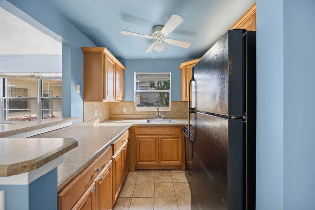 35 Sussex B, West Palm Beach, FL 33417