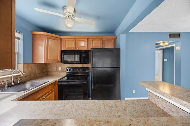 35 Sussex B, West Palm Beach, FL 33417