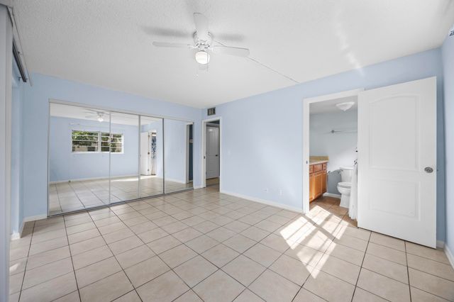 35 Sussex B, West Palm Beach, FL 33417