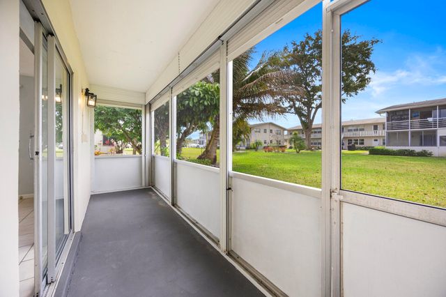 35 Sussex B, West Palm Beach, FL 33417