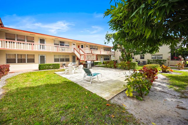 35 Sussex B, West Palm Beach, FL 33417