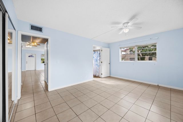 35 Sussex B, West Palm Beach, FL 33417