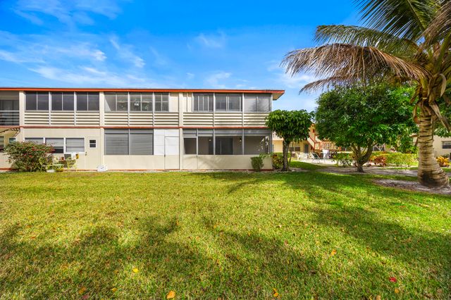 35 Sussex B, West Palm Beach, FL 33417
