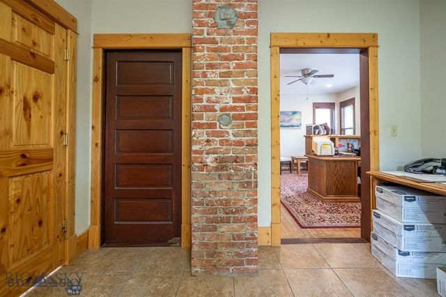 101 N E Street, Livingston, MT 59047