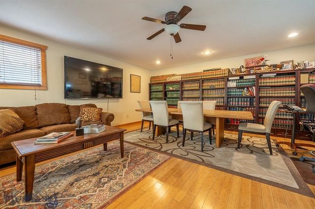 101 N E Street, Livingston, MT 59047