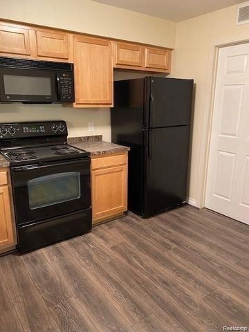 2605 Greenstone Boulevard 210, Auburn Hills, MI 48326