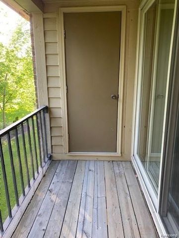 2605 Greenstone Boulevard 210, Auburn Hills, MI 48326