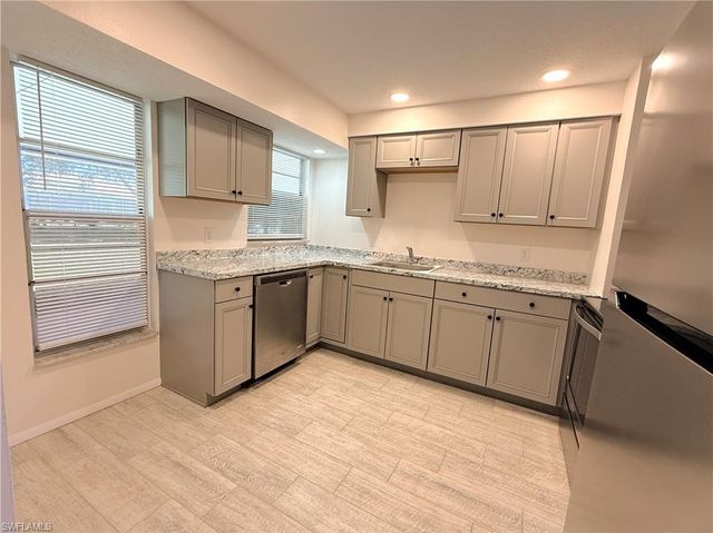 1501 SE 32nd ST, Cape Coral, FL 33904