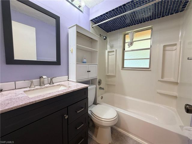 1501 SE 32nd ST, Cape Coral, FL 33904