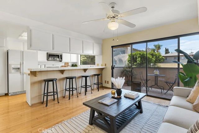 14311 Hartsook Street, Sherman Oaks, CA 91423