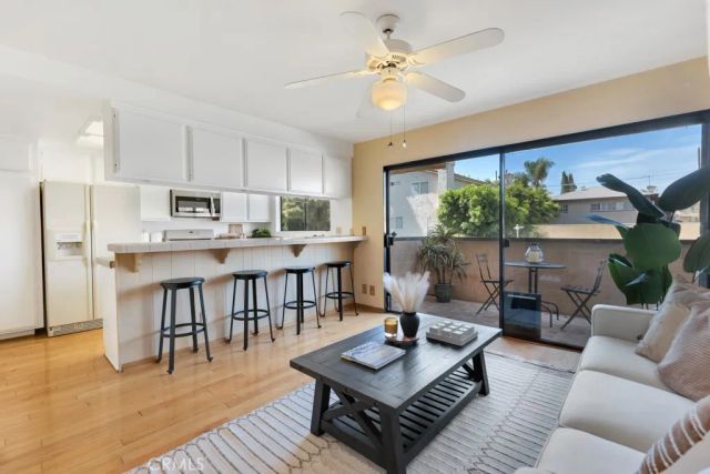 14311 Hartsook Street, Sherman Oaks, CA 91423
