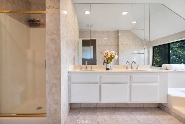 14311 Hartsook Street, Sherman Oaks, CA 91423