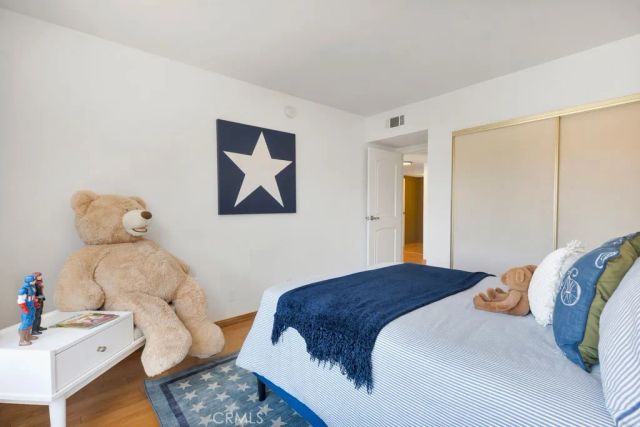 14311 Hartsook Street, Sherman Oaks, CA 91423