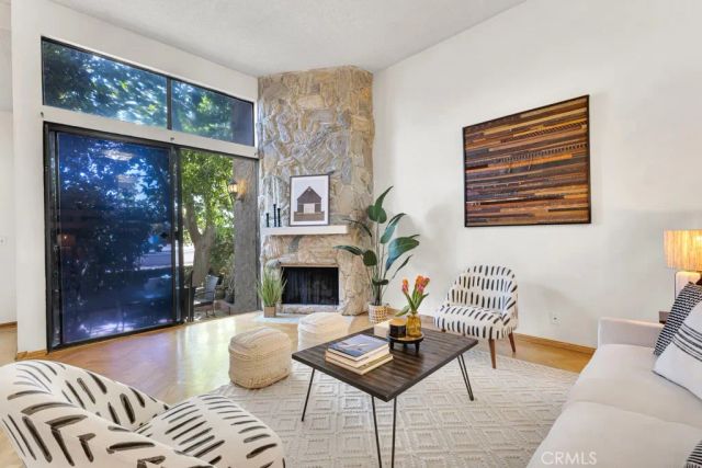 14311 Hartsook Street, Sherman Oaks, CA 91423