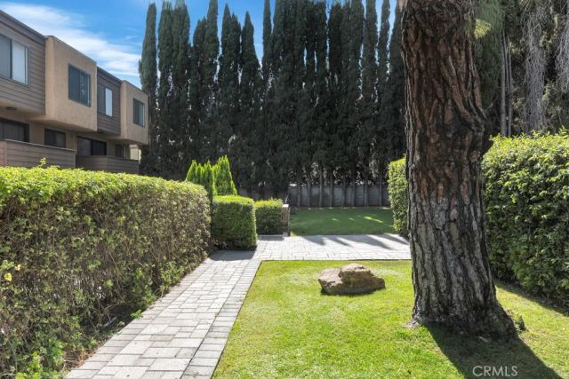 14311 Hartsook Street, Sherman Oaks, CA 91423