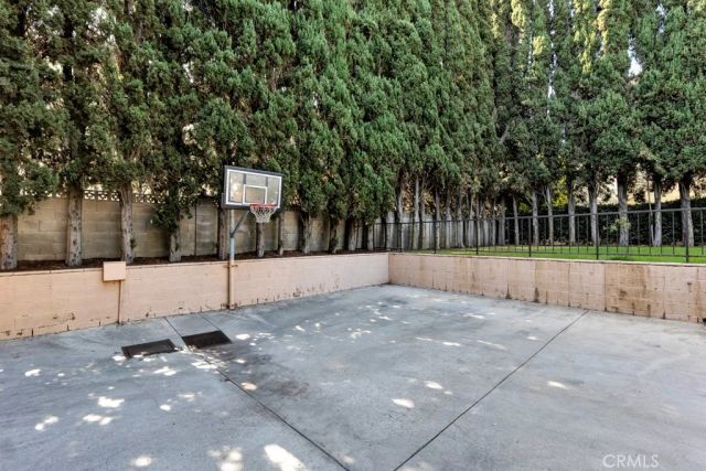 14311 Hartsook Street, Sherman Oaks, CA 91423