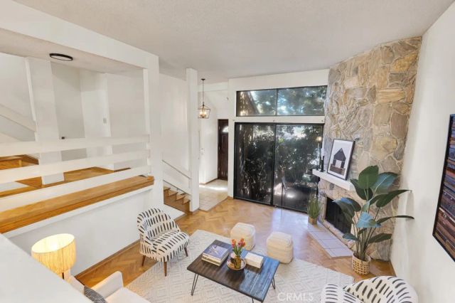 14311 Hartsook Street, Sherman Oaks, CA 91423