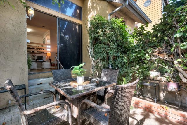 14311 Hartsook Street, Sherman Oaks, CA 91423