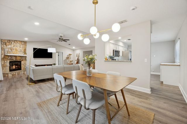 8237 CROSSWIND Road, Jacksonville, FL 32244