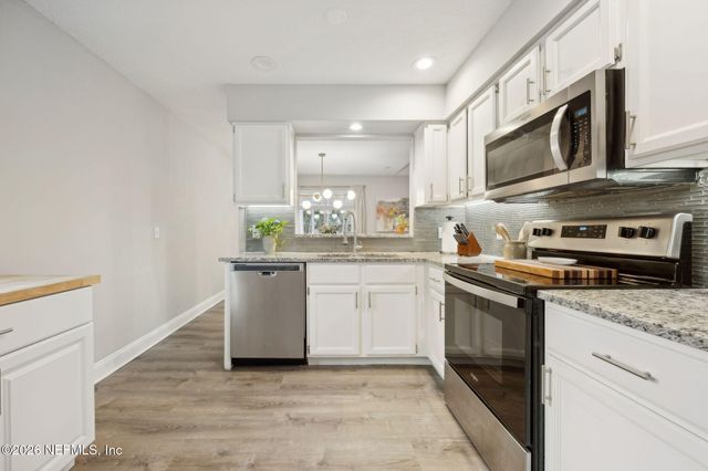 8237 CROSSWIND Road, Jacksonville, FL 32244