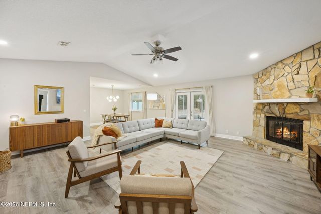 8237 CROSSWIND Road, Jacksonville, FL 32244