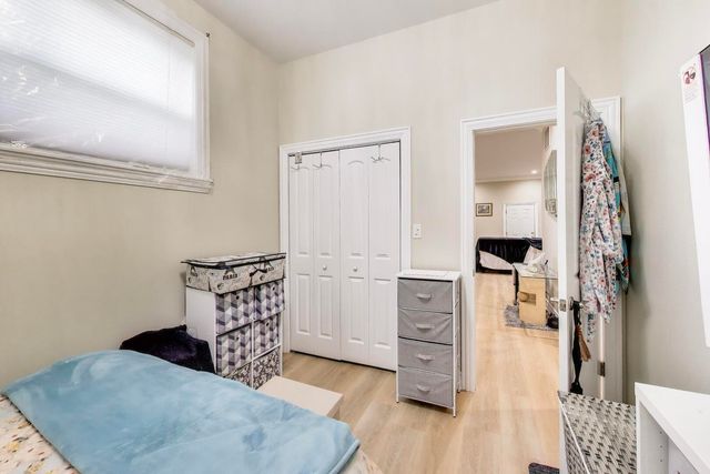 2551 W Arthur Avenue 1W, Chicago, IL 60645