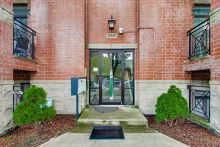 2551 W Arthur Avenue 1W, Chicago, IL 60645
