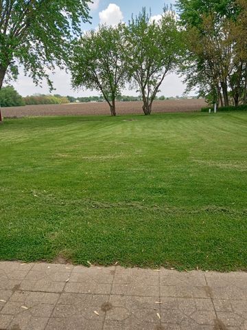 683 Lasalle Drive, Somonauk, IL 60552