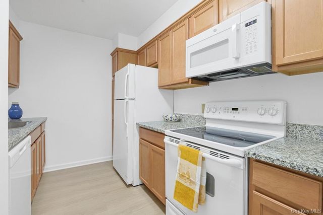 105 Sutton Drive 105, Mount Kisco, NY 10549