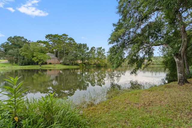 4676 Lovegrass Lane, Crestview, FL 32539