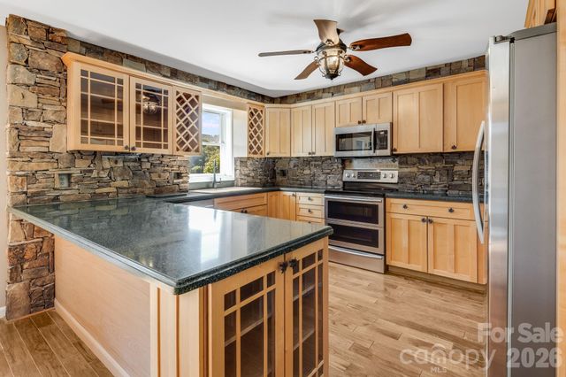 88 Mayflower Court, Waynesville, NC 28785