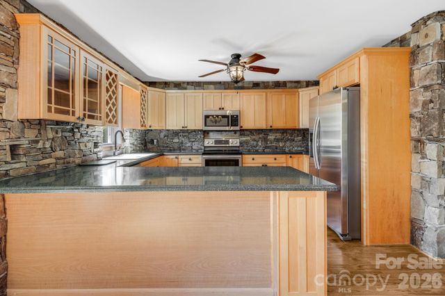 88 Mayflower Court, Waynesville, NC 28785