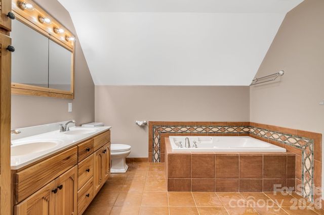 88 Mayflower Court, Waynesville, NC 28785
