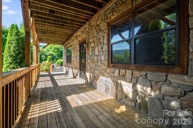 88 Mayflower Court, Waynesville, NC 28785