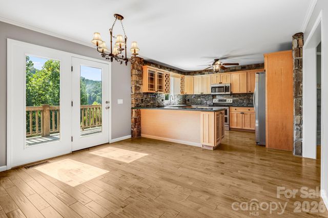 88 Mayflower Court, Waynesville, NC 28785