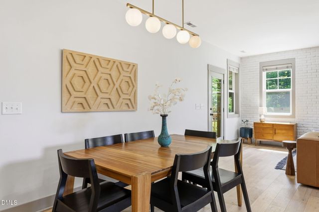 337 Chauncey Circle, Chapel Hill, NC 27516