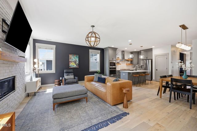 337 Chauncey Circle, Chapel Hill, NC 27516
