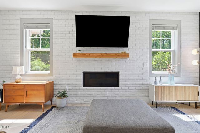 337 Chauncey Circle, Chapel Hill, NC 27516