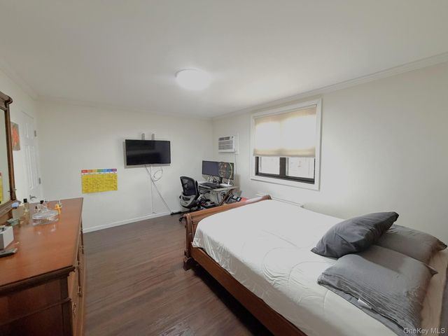 245-17 62nd Avenue Upper, Douglaston, NY 11362