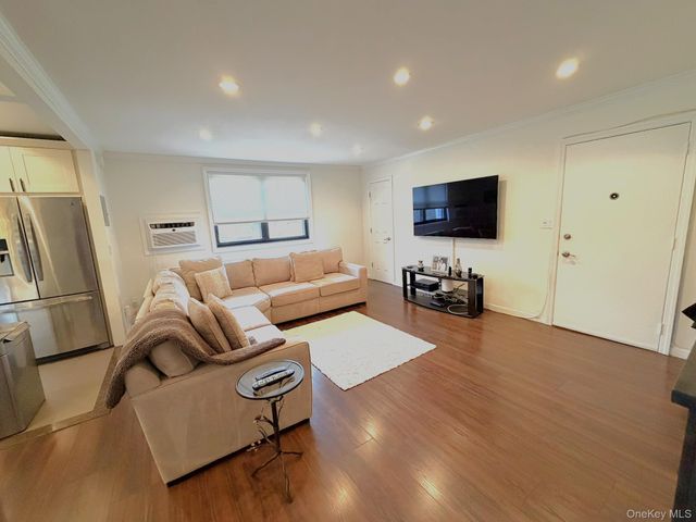 245-17 62nd Avenue Upper, Douglaston, NY 11362