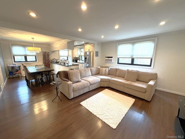 245-17 62nd Avenue Upper, Douglaston, NY 11362