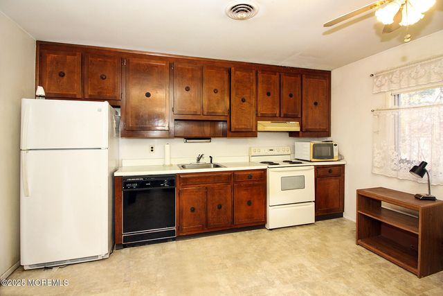 3 A New Hampshire Lane A, Whiting, NJ 08759