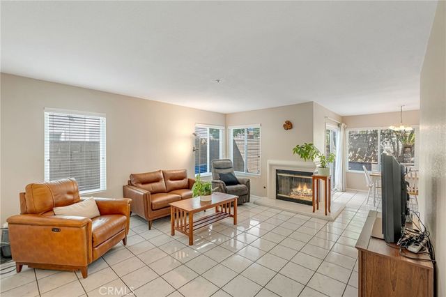 11737 Puerto Real Rd, Fontana, CA 92337