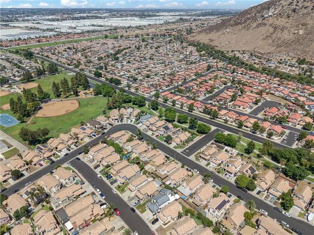 11737 Puerto Real Rd, Fontana, CA 92337