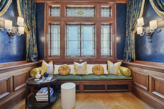 2218 Lake of the Isles Parkway W, Minneapolis, MN 55405