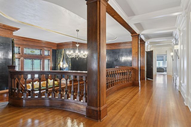 2218 Lake of the Isles Parkway W, Minneapolis, MN 55405