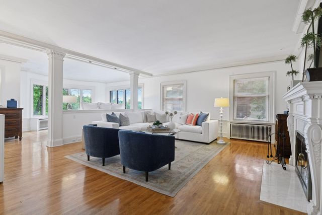 2218 Lake of the Isles Parkway W, Minneapolis, MN 55405