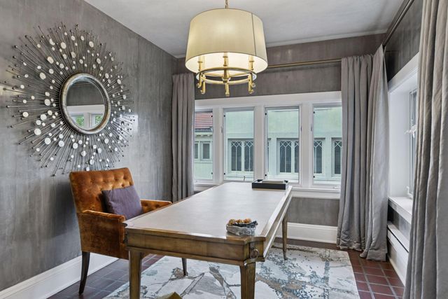 2218 Lake of the Isles Parkway W, Minneapolis, MN 55405