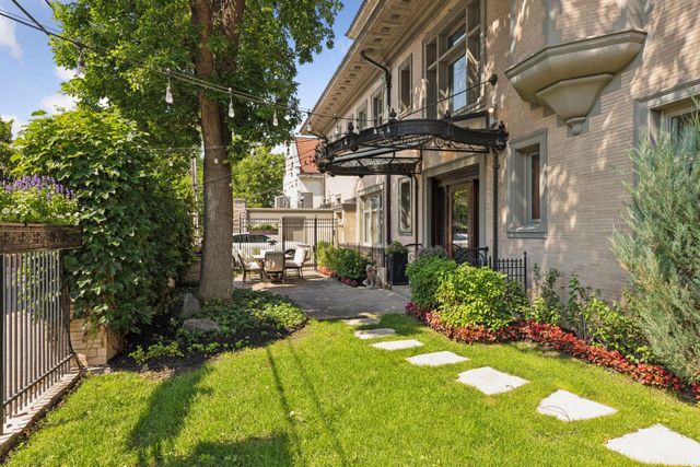 2218 Lake of the Isles Parkway W, Minneapolis, MN 55405