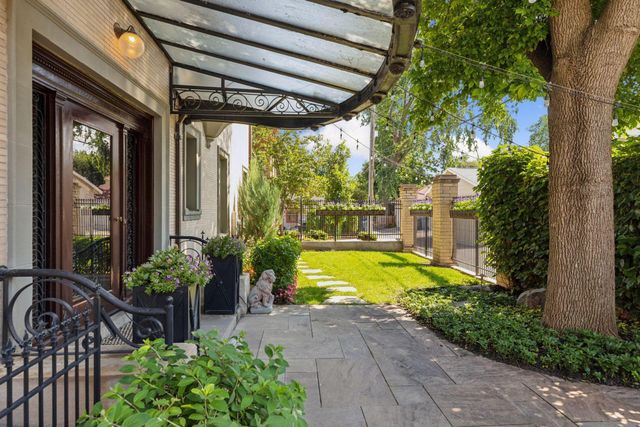 2218 Lake of the Isles Parkway W, Minneapolis, MN 55405